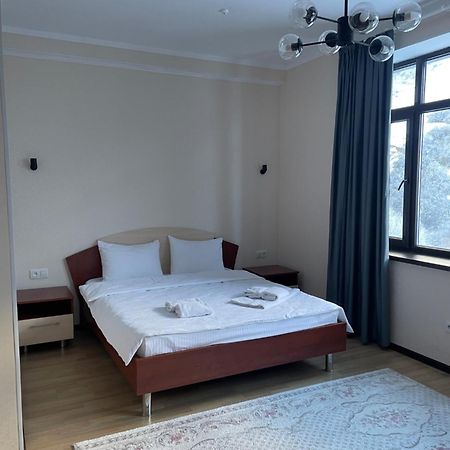 Hotel Issyk Ata Retreat à Gorno-Serafimovka Extérieur photo
