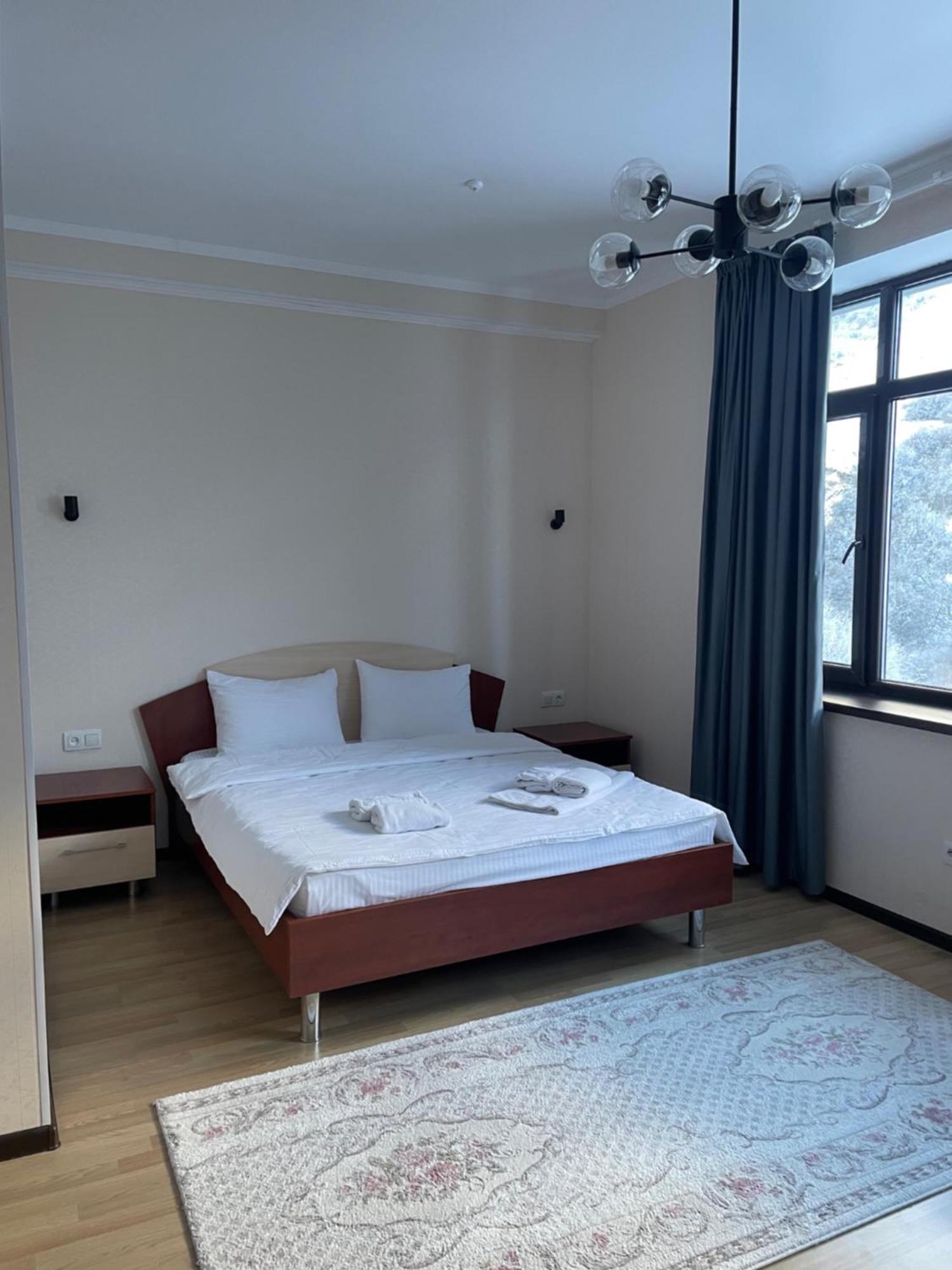 Hotel Issyk Ata Retreat à Gorno-Serafimovka Extérieur photo
